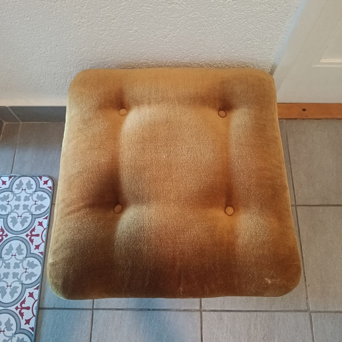 Sgabelli: pouf  en velour – Usato da La chaux de fonds venduto da ton_79f7 1