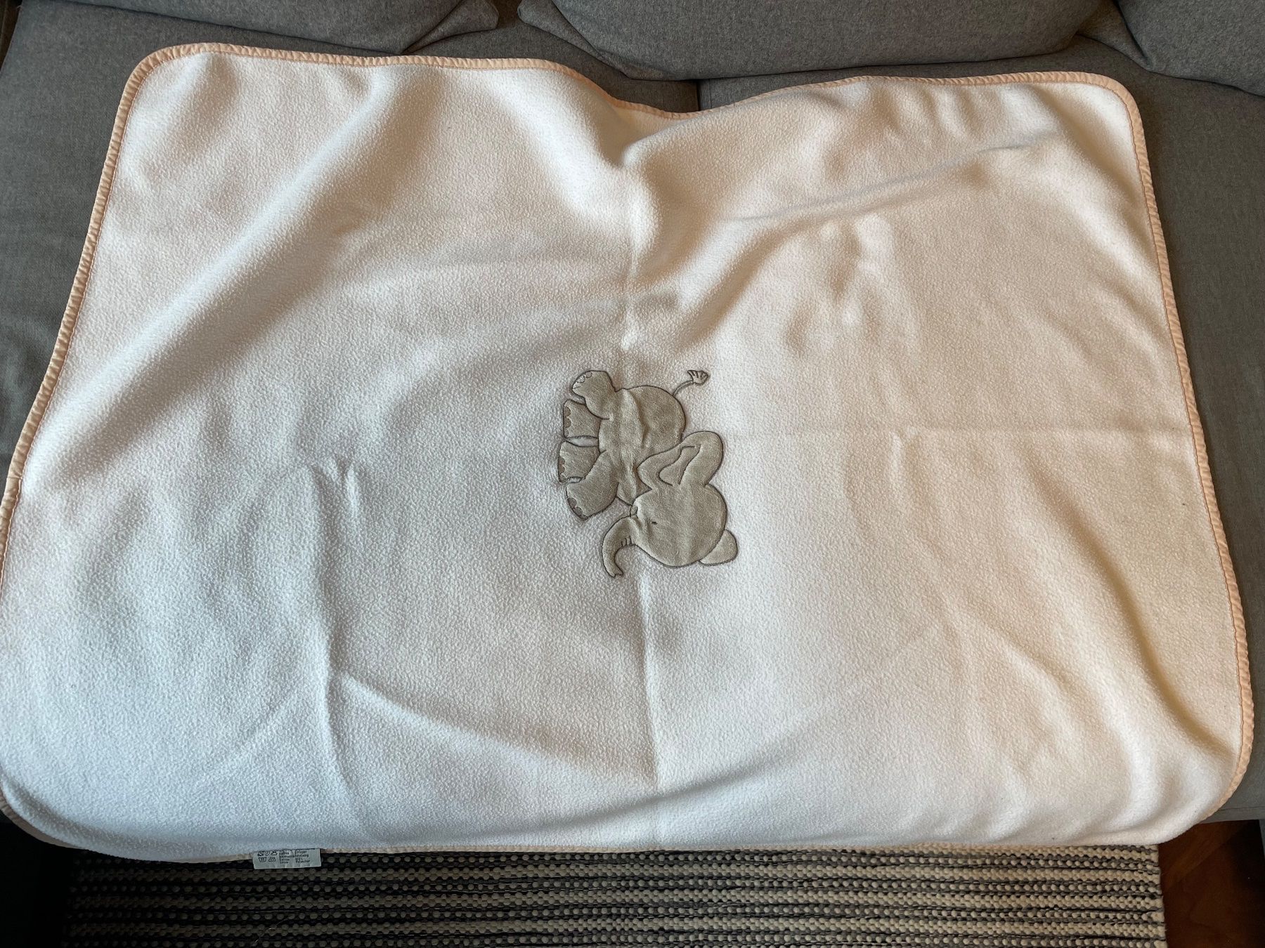Coperte: Kuschelige Babydecke mit Elefant – Usato da Zürich venduto da redand 1