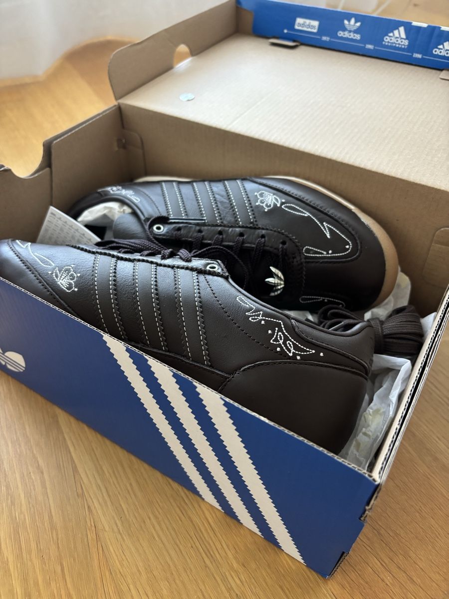 Adidas Scarpe da uomo: Adidas Sneaker Unisex Grösse 39 1/3 – Nuovo e nell'imballaggio originale da Baar venduto da chantalfabienne