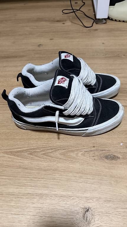 Scarpe da uomo: Vans Knu Skool – Usato da Neuhausen venduto da agh_g2nd 1