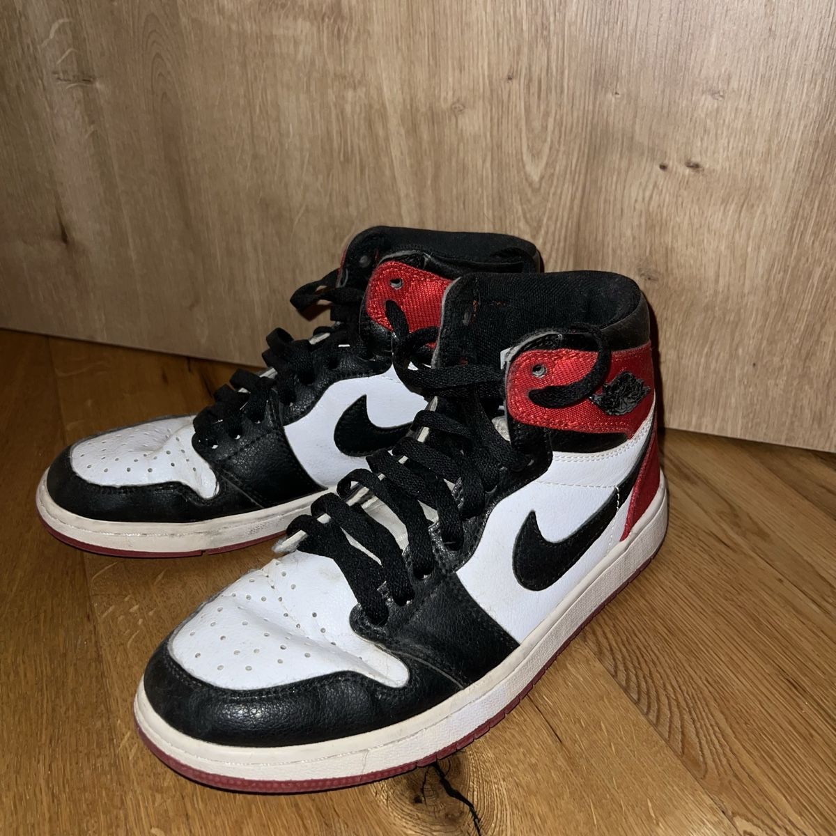 Jordan Damenschuhe: Jordan 1 Retro High Satin Black – Neu (gemäss Beschreibung) aus Chur von noe_mh8b