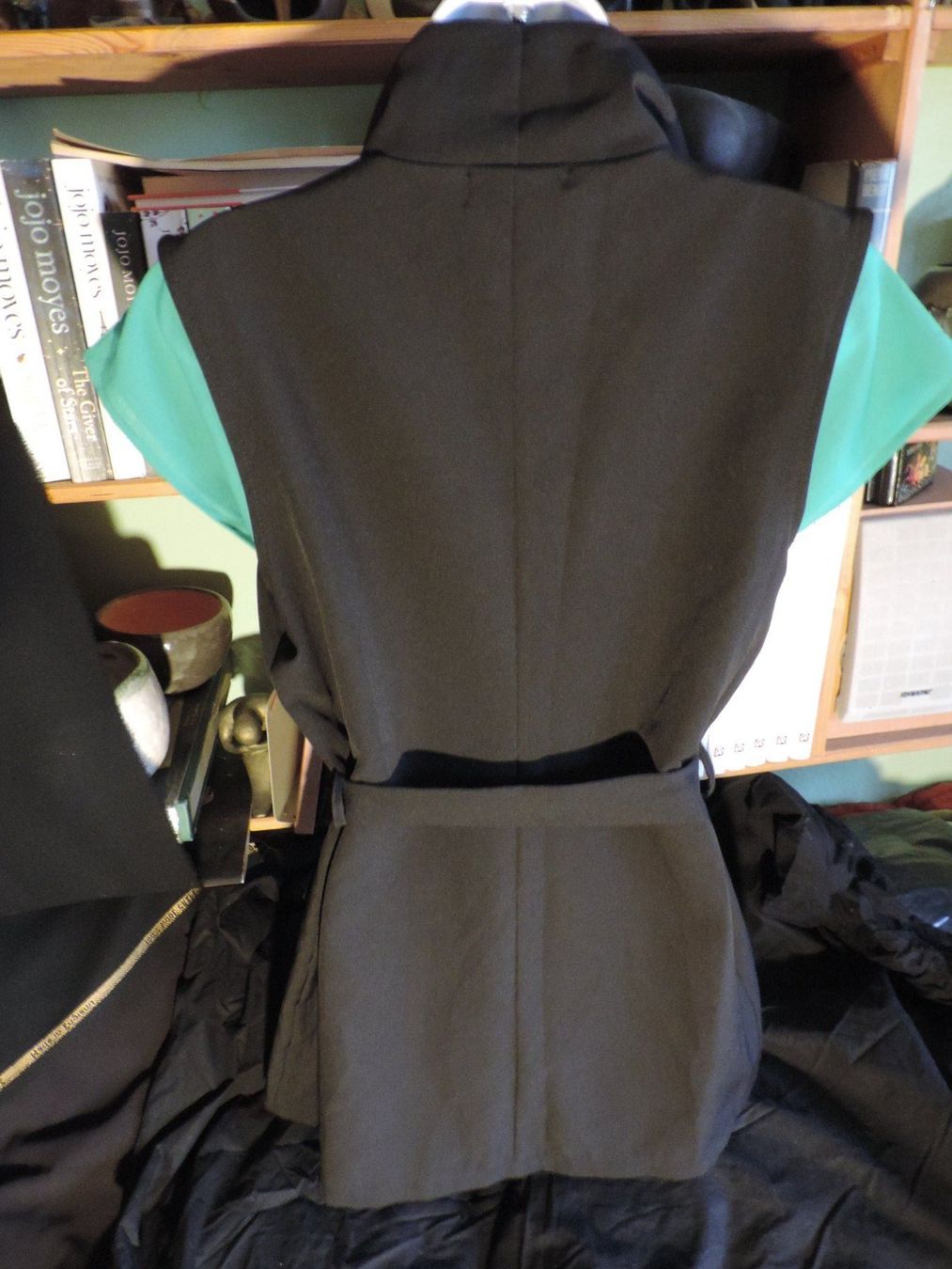 Lotti di vestiti: ensemble haut gilet noir – Usato da Genève venduto da Axelle333 7