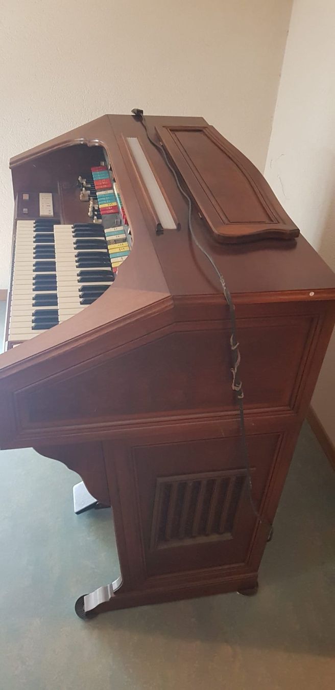 Strumenti musicali: Orginal Hammond Orgel – Difettoso da Meiringen venduto da Vwja75 4