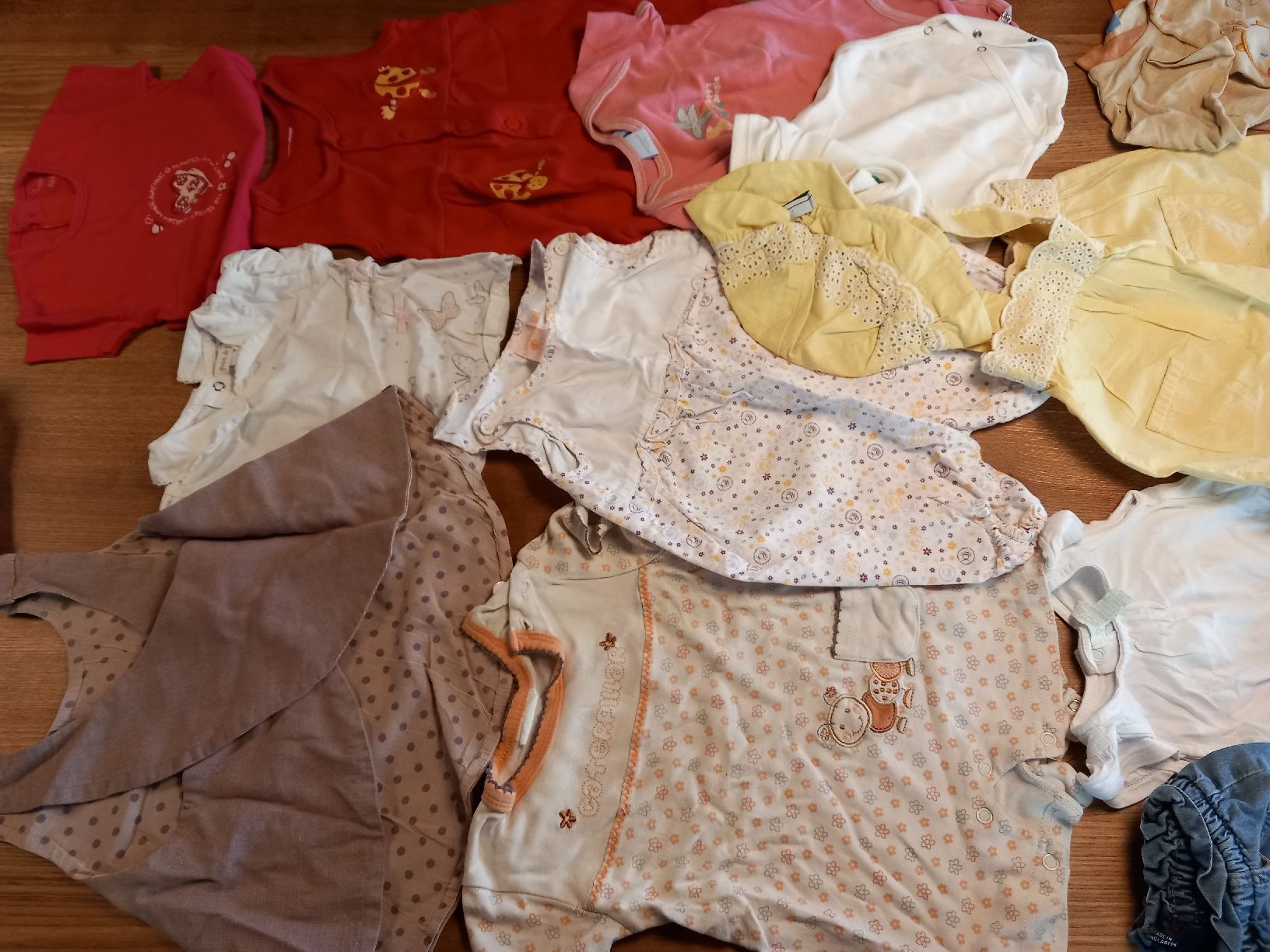 Lotti & Set di vestiti: lot fille 62 – Usato da Courrendlin venduto da tititchoun 2