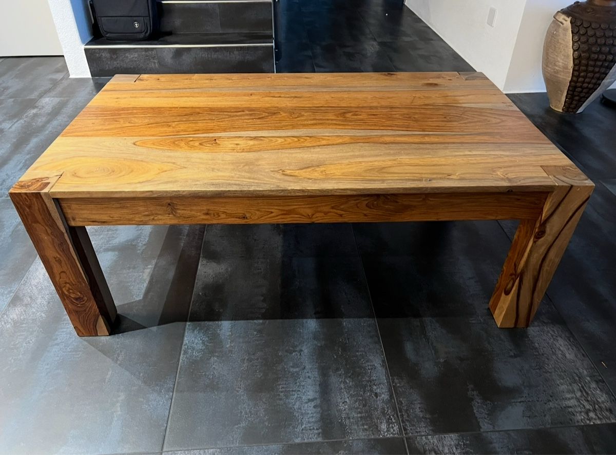 Tables: Couchtisch aus Holz – D'occasion à Oftringen par kar_y2tf