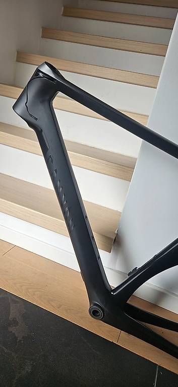 Biciclette: Cadre Canyon Aeroad CF SLX taille 56 – Usato da Romanel-sur-Lausanne venduto da Marsu001 3