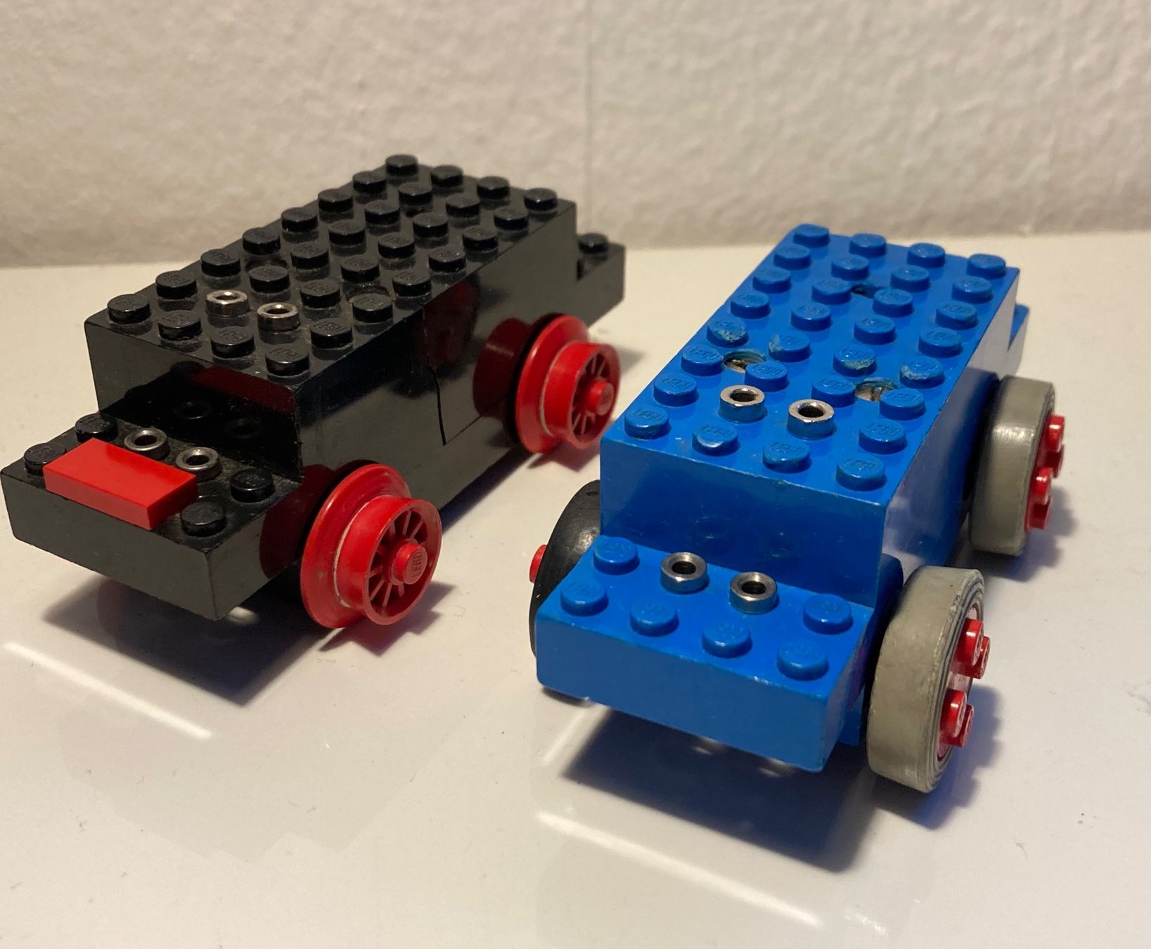 Lego Giocattoli: 2x LEGO Eisenbahn Antriebsblöcke 4V – Usato da Rombach venduto da polymerase01