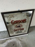Wandspiegel Gordon's Dry Gin mit Holzrahmen