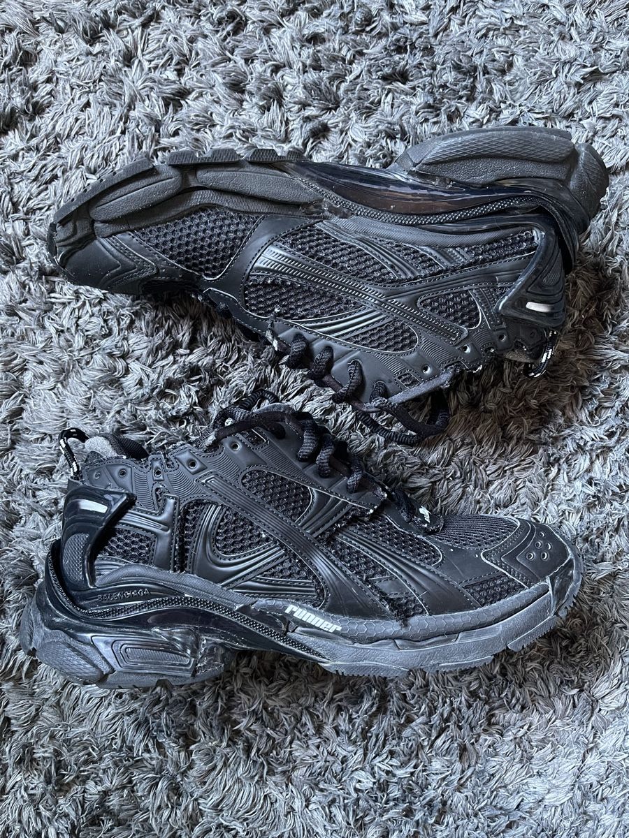 Balenciaga Scarpe da uomo: Balenciaga Runner Schwarz Grösse 42 – Usato da Lausen venduto da hel_w7yt