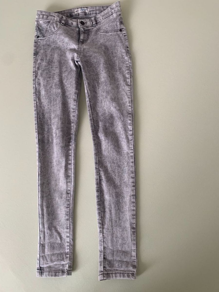 Jeans: Skinny Jeans, Gr. 38, grau – D'occasion à Galgenen par Waldliesel