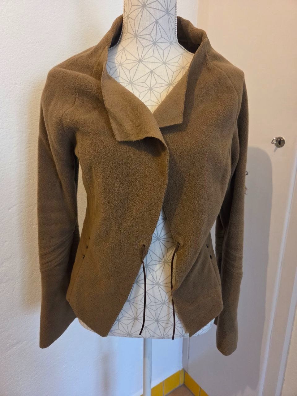 Vestes: Veste marron taille 38 bon état – D'occasion à noes par kri_g7m6 3