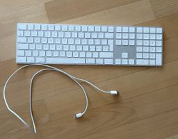 Apple CH-Tastatur mit Nummernblock