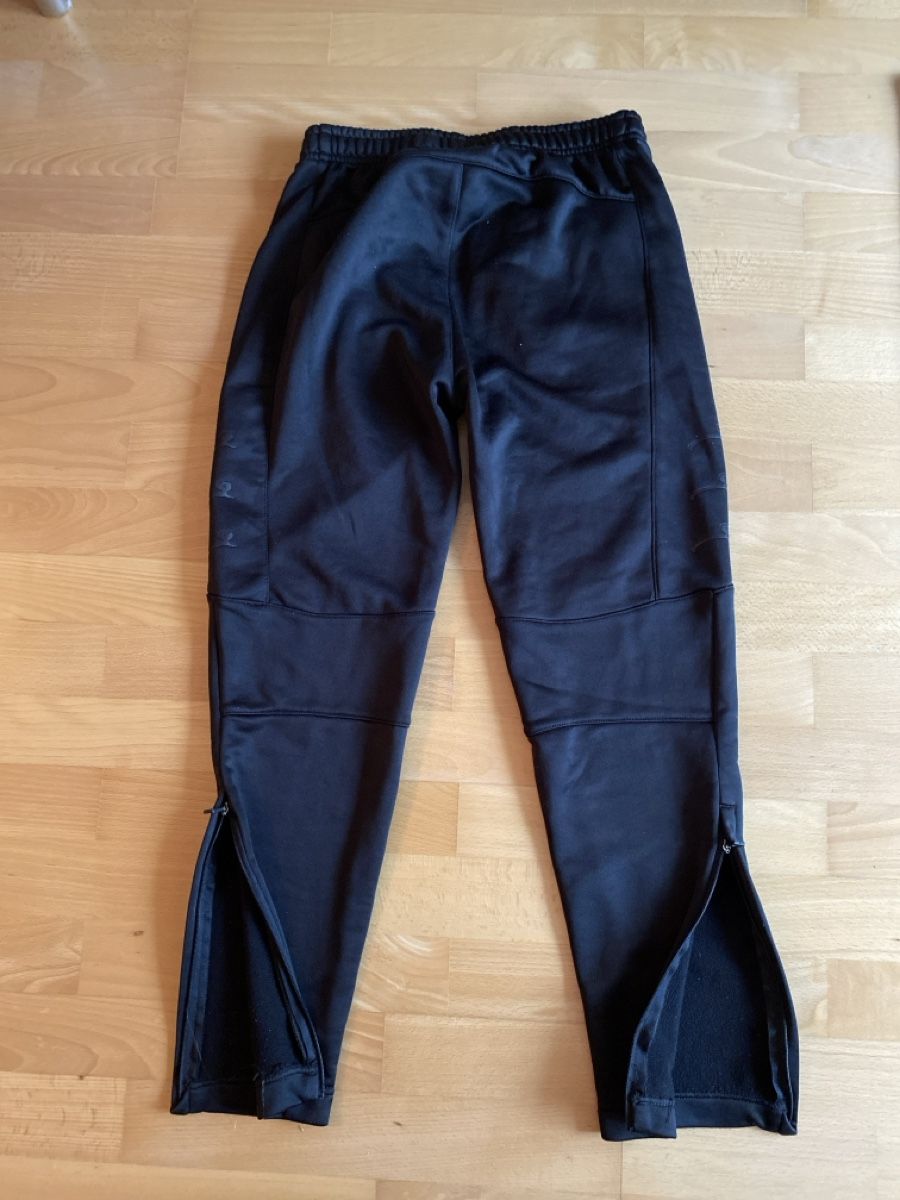 Pantaloni: Fussballtrainerhose Gr. 152 – Usato da Illnau venduto da Dodo115 1