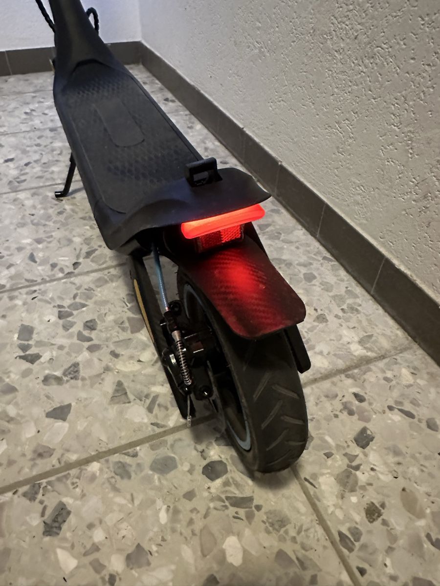 Kickboard: Elektroroller Elego schwarz/blau – Neu und originalverpackt aus Zufikon von tam_gfx6 6