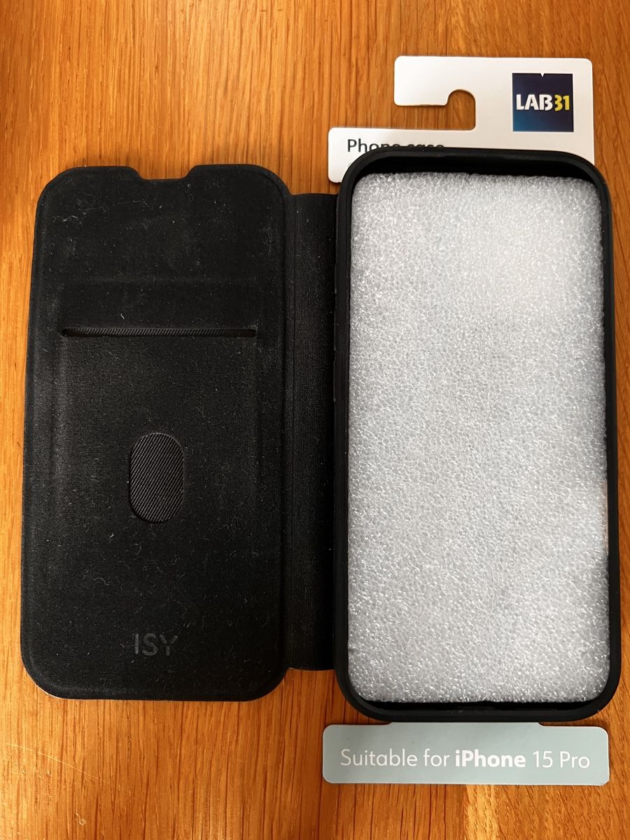 Covers & Schutzfolien: LAB31 Handyhülle iPhone 15 Pro schwarz neu – Gebraucht aus Bubikon von Leuchtkeks 1