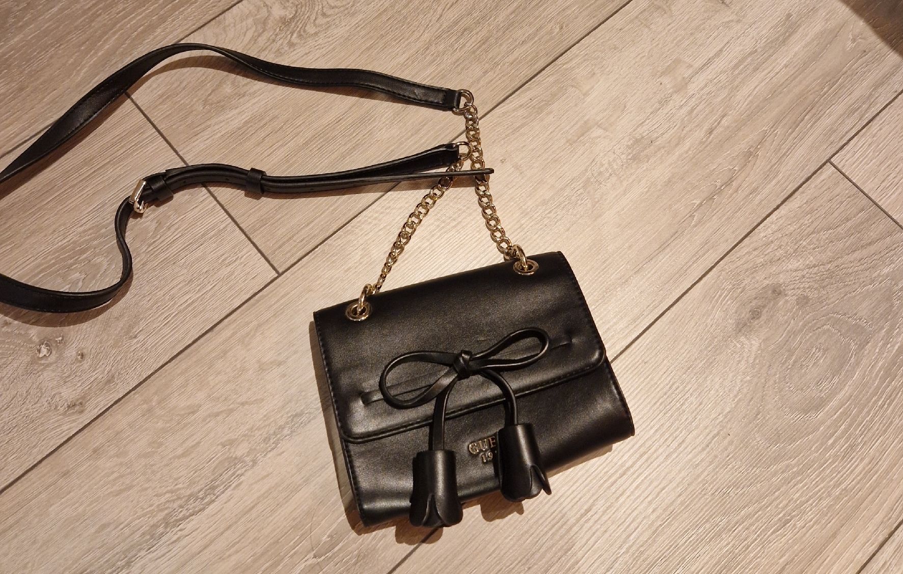 Guess Borse da donna: Guess Handtasche, Schwarz – Usato da Bern venduto da Yennefer