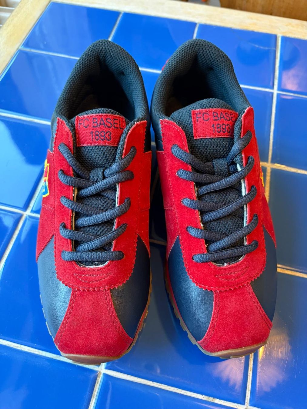 Scarpe da uomo: FCB-Turnschuhe Gr. 37 NEU – Nuovo (secondo la descrizione) da Liestal venduto da Nizli 2