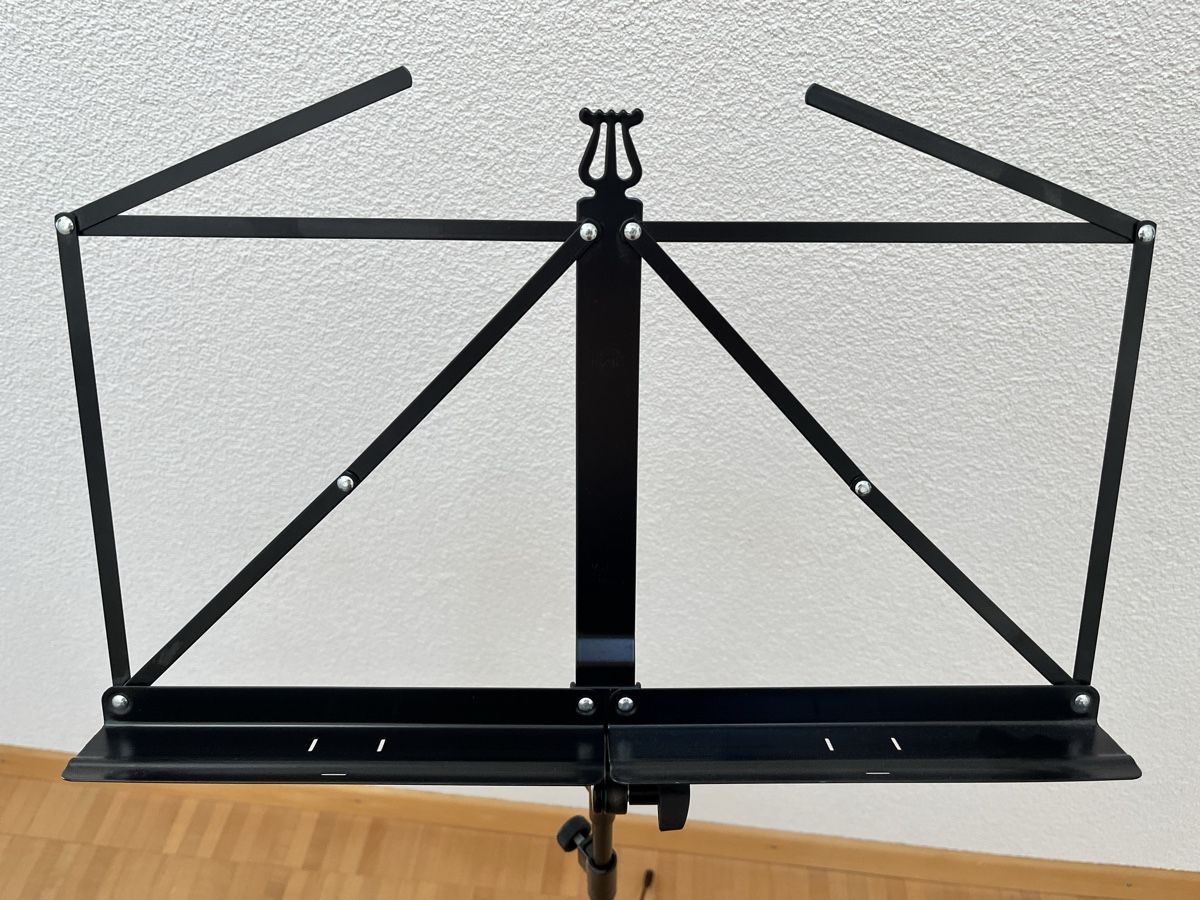 König & Meyer Supporti per strumenti musicali & leggii: Notenständer K&M in Schwarz, Metall – Usato da Stäfa venduto da gia_fm5d 1