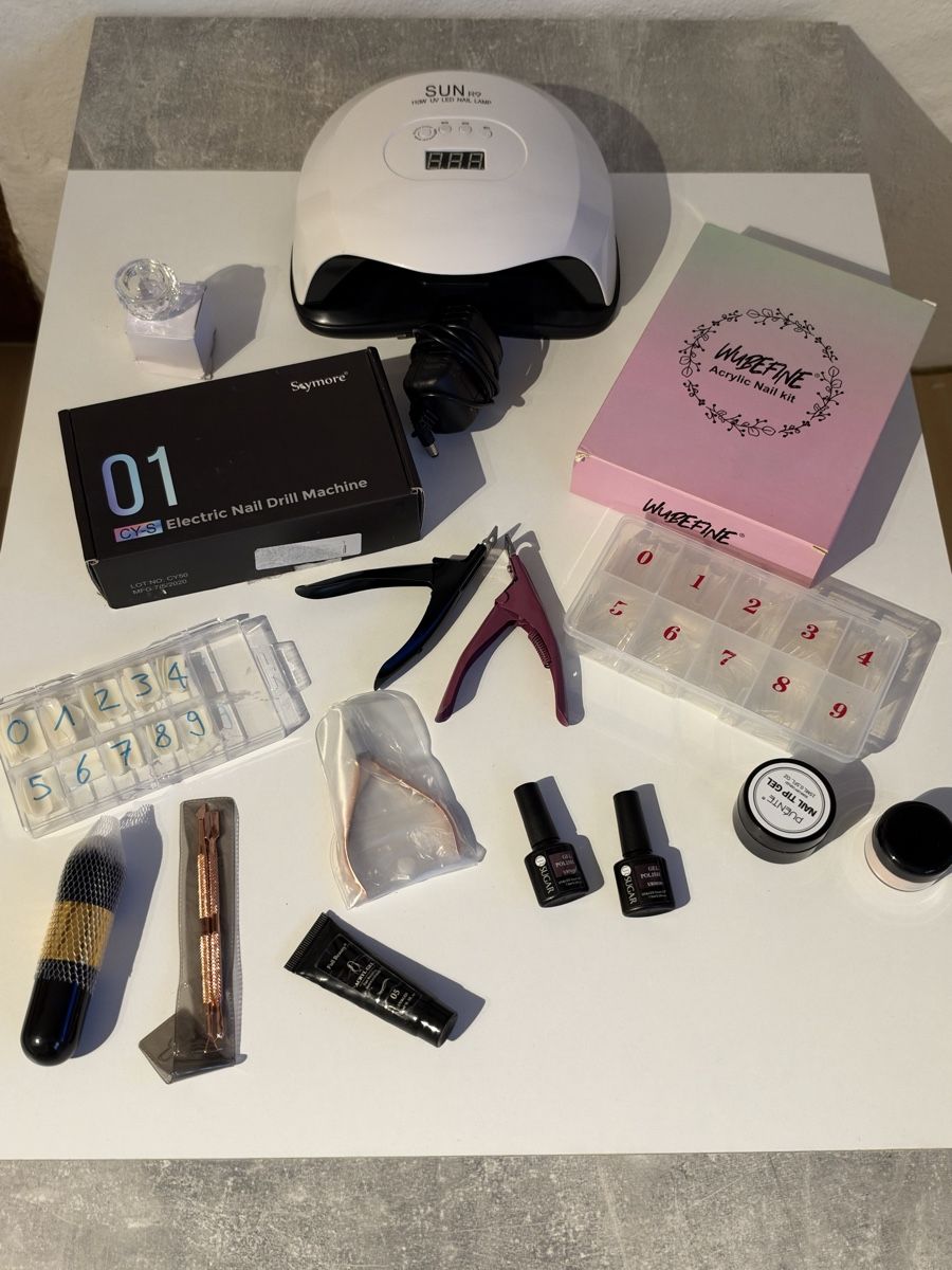 Ongles artificiels: Acryl nagelset  – D'occasion à Neunkirch par web_6mc8