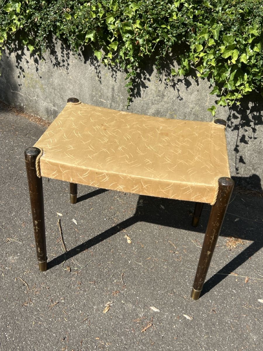 Sgabelli: Mid century stool, Wood and brass – Usato da Oberägeri venduto da Theonose74 1