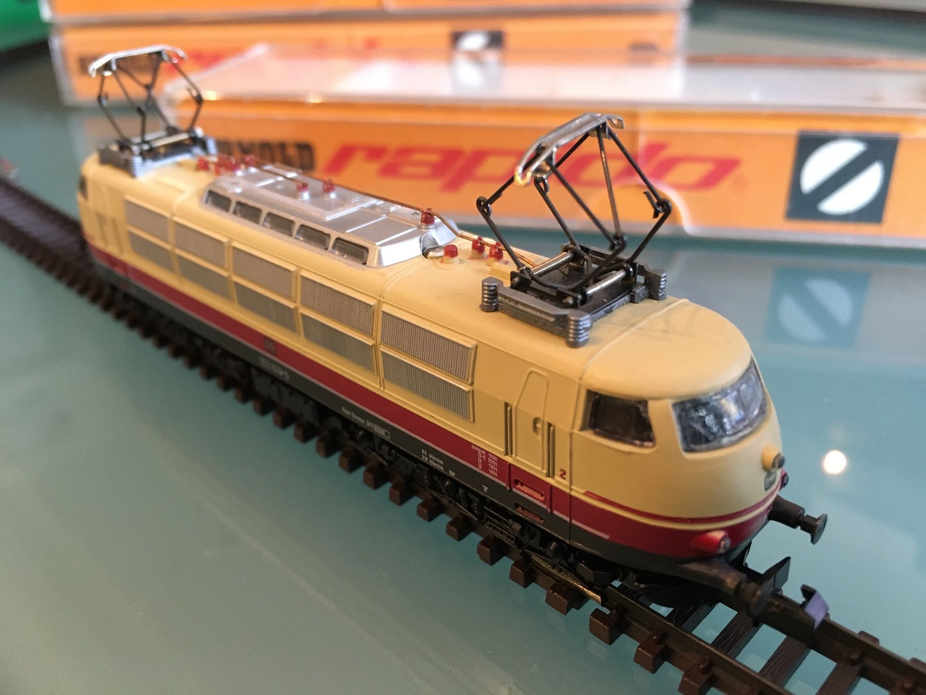 Arnold Modellini di ferrovie: Arnold Rapido TEE Zug DB E103 und 5 verschiedene Wagen – Usato da holziken venduto da Weston 7