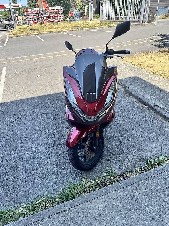 Honda Scooters: Honda PCX 125 – D'occasion à chêne bougeries par Mimizoo