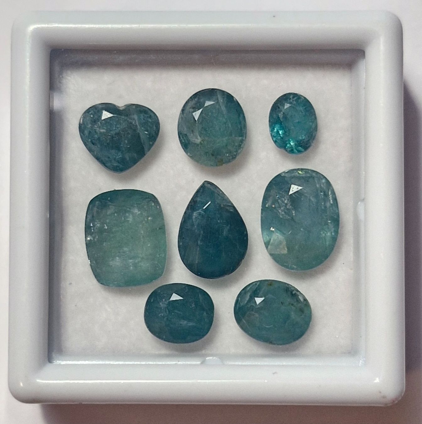 Pietre preziose: 8 Grandidierit Edelsteine | 5.71 ct Total | Madagaskar – Nuovo e nell'imballaggio originale da Zürich venduto da GOS08