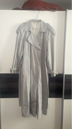 Klassischer, grauer Trenchcoat, Grösse M - Frühlings-Look