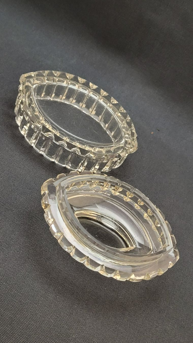 Figuren: Antike Glas-Dose – Gebraucht aus Basel von spinne02 6