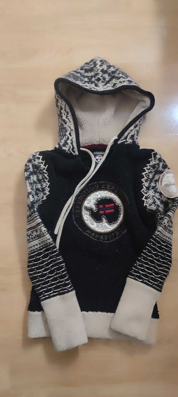 Lotti & Set di vestiti: Kinder Napapirji Pullover gebraucht und Neue Hose – Usato da Tagelswangen venduto da son_z88g 2