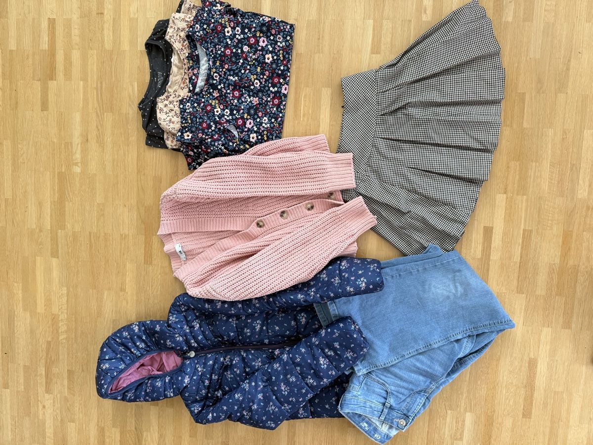 Lotti & Set di vestiti: Mädchen Kleider set gr.140 9 Teile – Usato da Winterthur venduto da -BeHappy24- 7