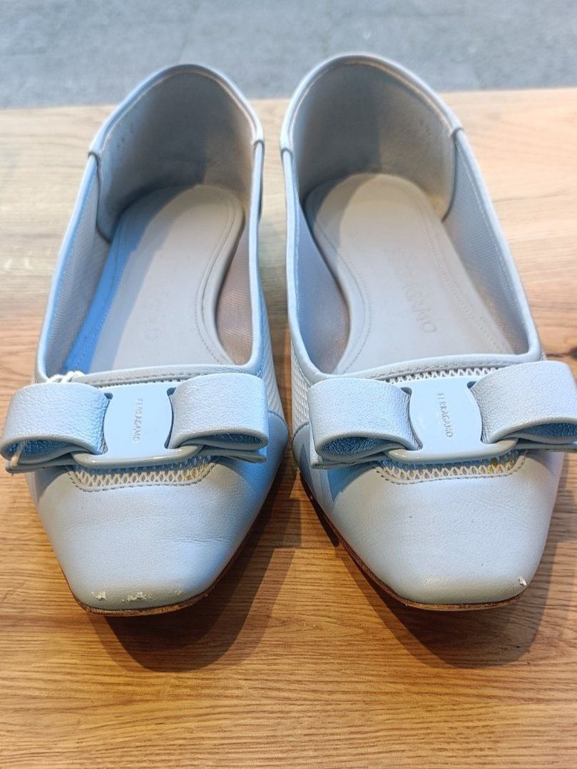 Salvatore Ferragamo Scarpe da donna: Salvatore Ferragamo Ballerinas Hellblau, Gr. 38 – Usato da Zollikofen venduto da Proseco 3