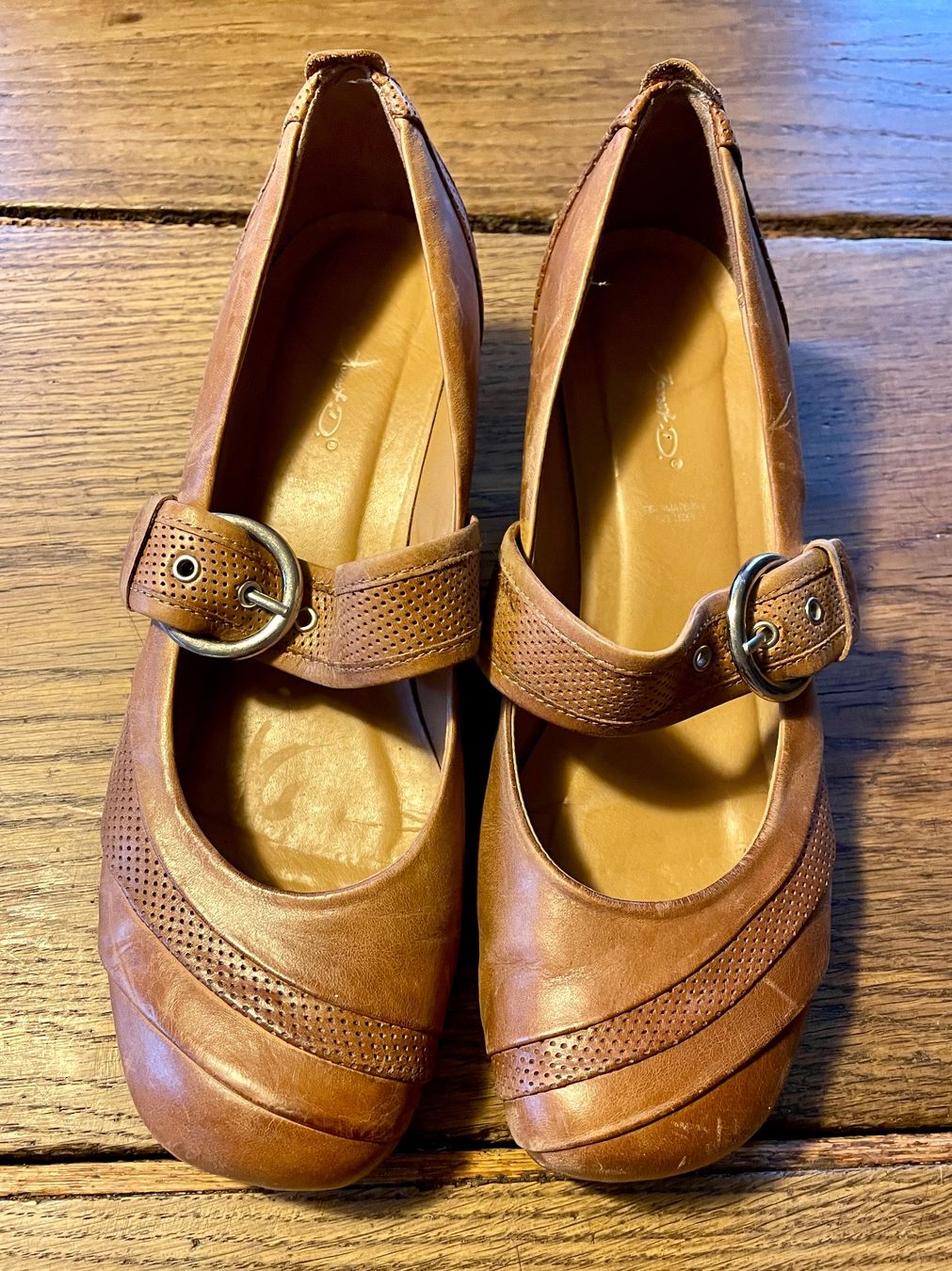 Scarpe da donna: Pumps / Absatzschuhe hellbraun, Gr. 39, Echtleder – Usato da Gümligen venduto da soleil149