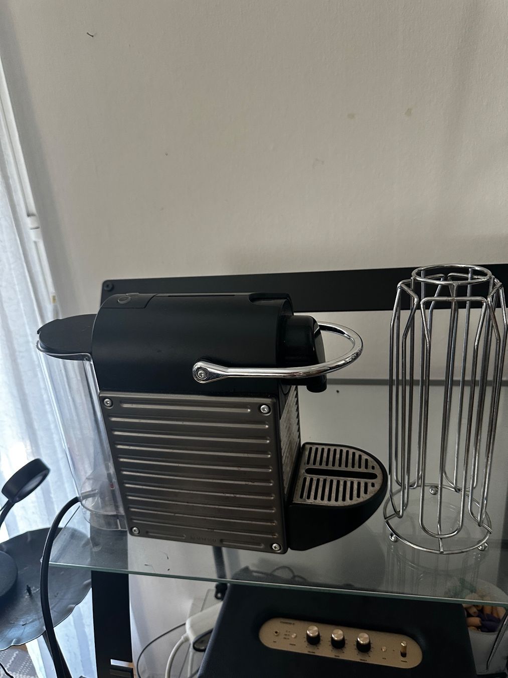 Nespresso Kaffeemaschinen & Espressomaschinen: Nespresso Pixie espresso machine with capsule holder – Gebraucht aus Luzern von emi_wh92 1