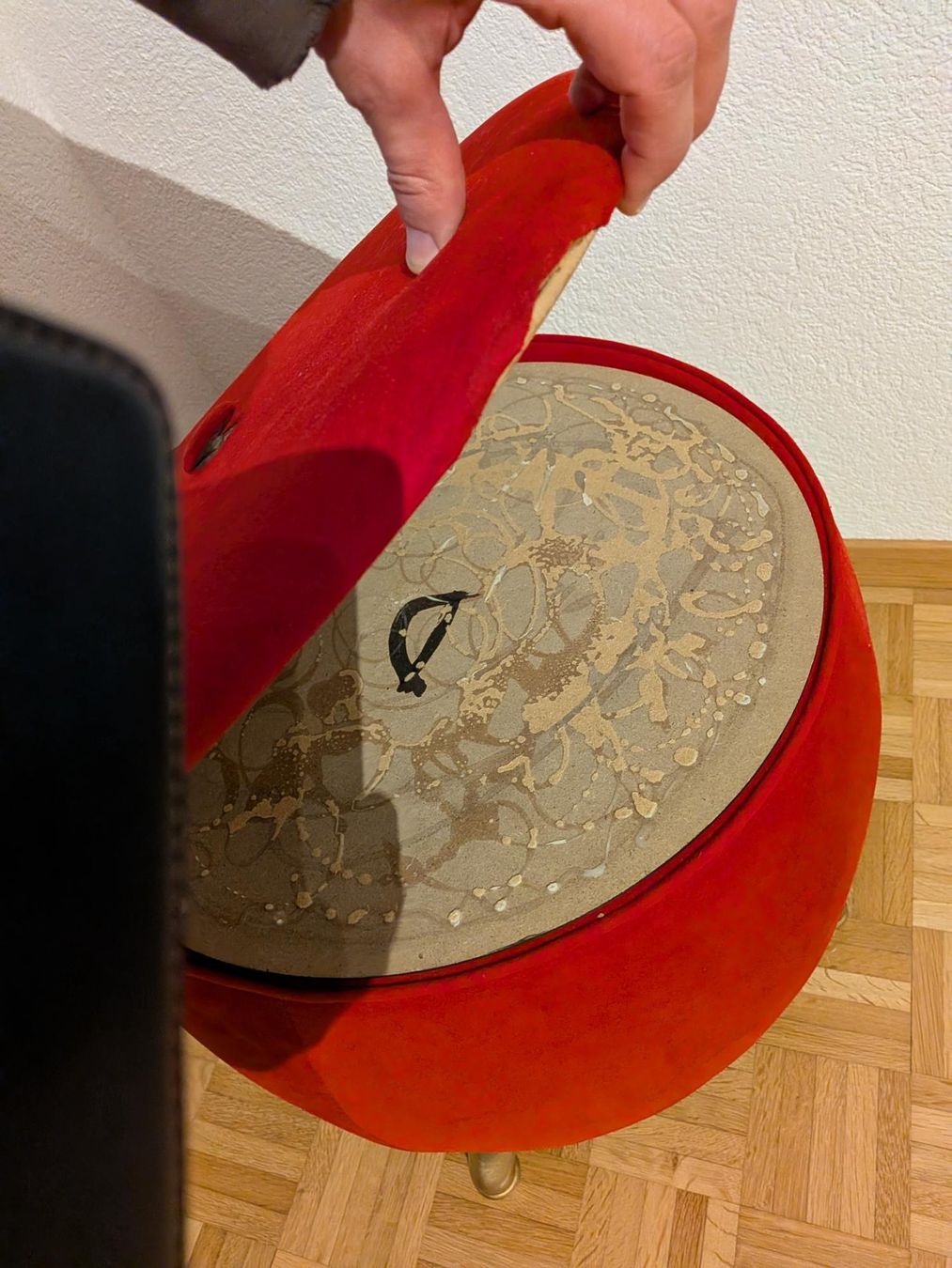 Sgabelli: Roter Samt Hocker / Aufbewahrungshocker, defekt – Difettoso da Schaffhausen venduto da Youalwaysmakemesmile 2