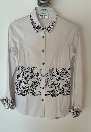 Weisse Damen Bluse EAN 13 bestickt