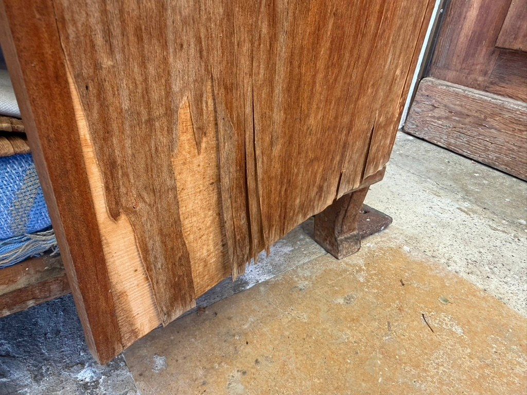 Armadi: Antiker kleiner Holzschrank – Usato da Agriswil venduto da Windcheetah 3