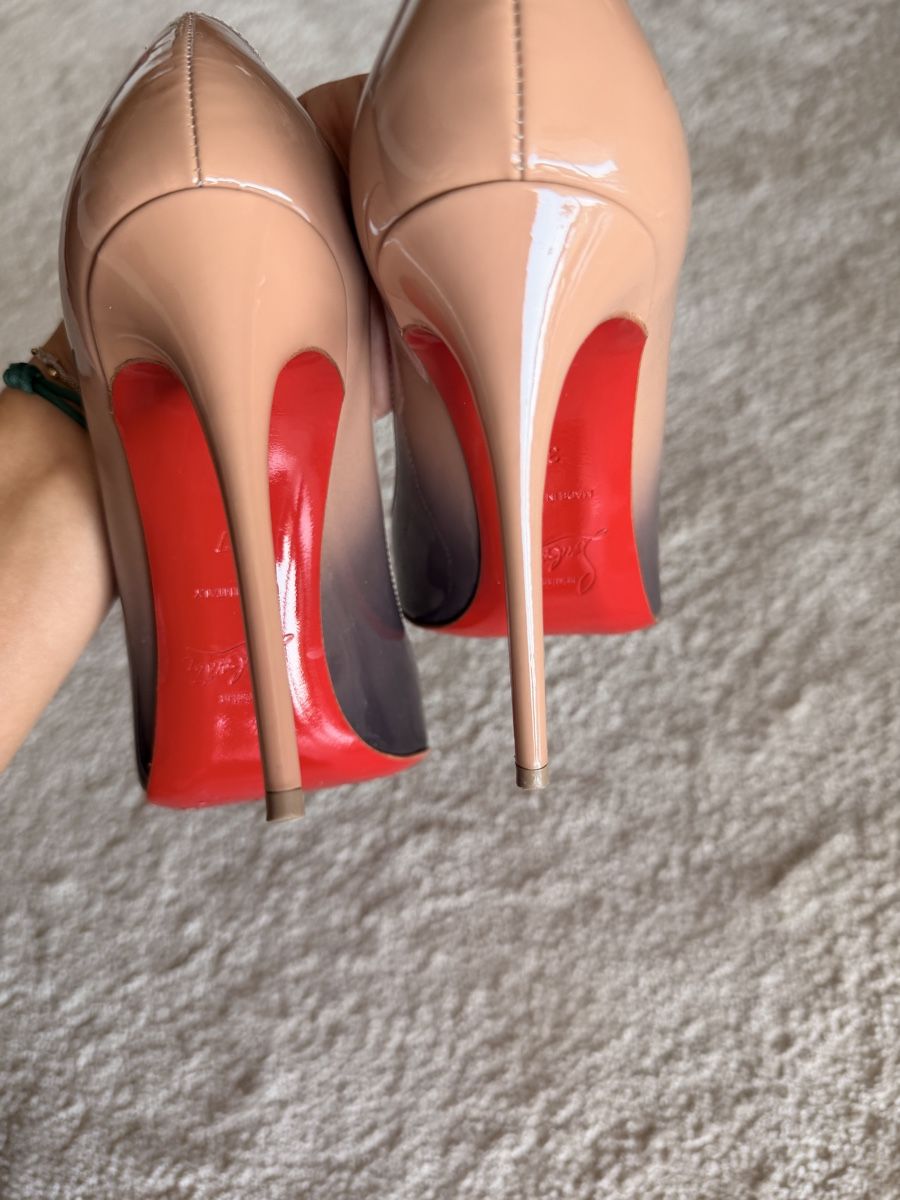 Christian Louboutin Scarpe da donna: Louboutin 37, 10cm beige/ noir – Nuovo (secondo la descrizione) da La Croix (Lutry) venduto da secondhandZara 2