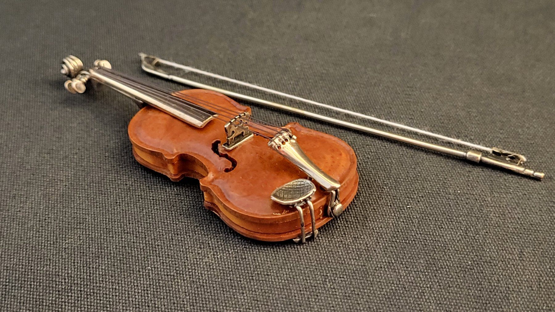 Figuren: Miniatur-Violine aus Holz und Silber – Neu und originalverpackt aus Basel von spinne02 1