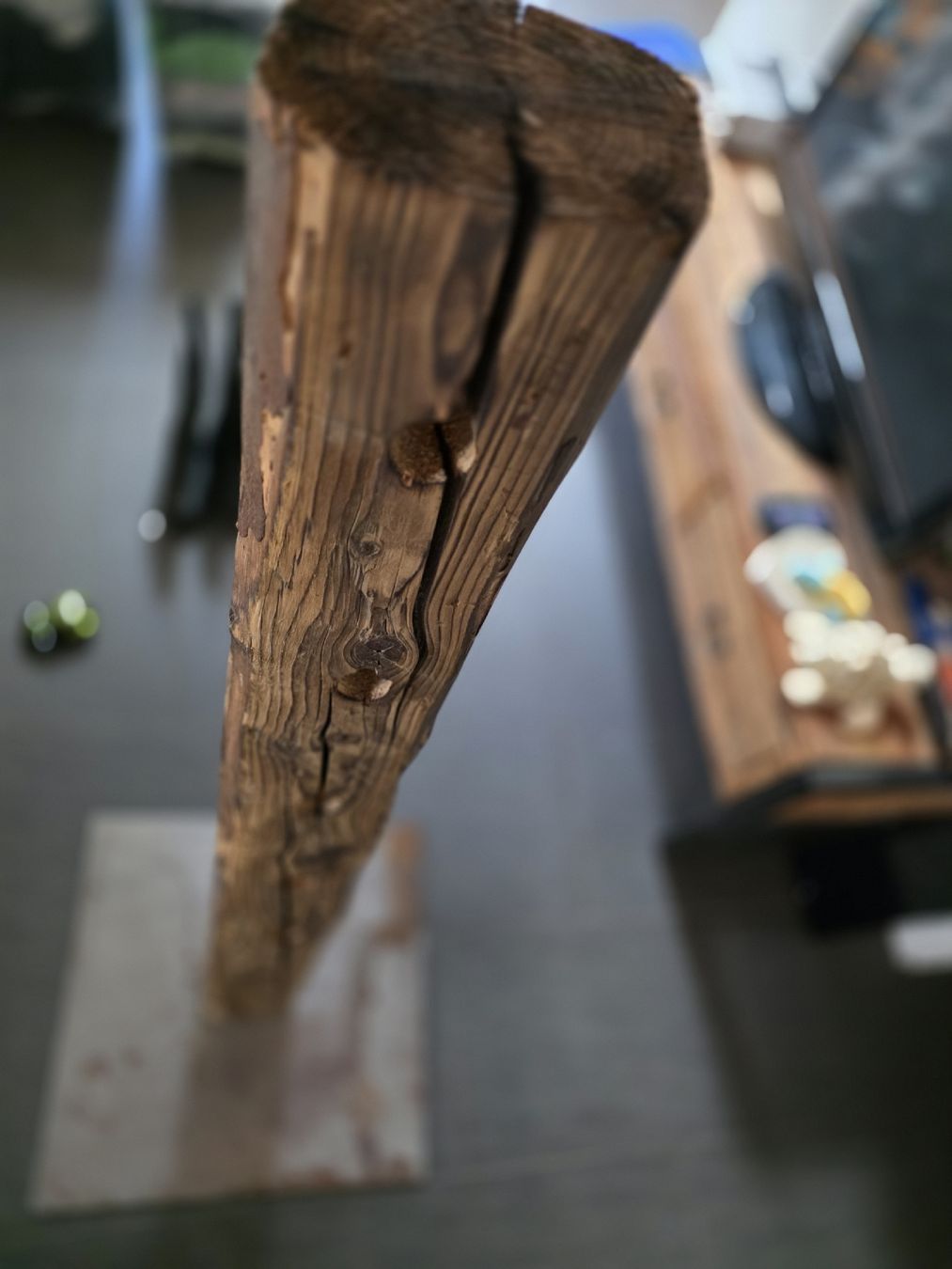 Articles en bois: Weinständer rustikal mit Metallfuss – Neuf (Voir description) à Wangen SZ par jeanni8 2