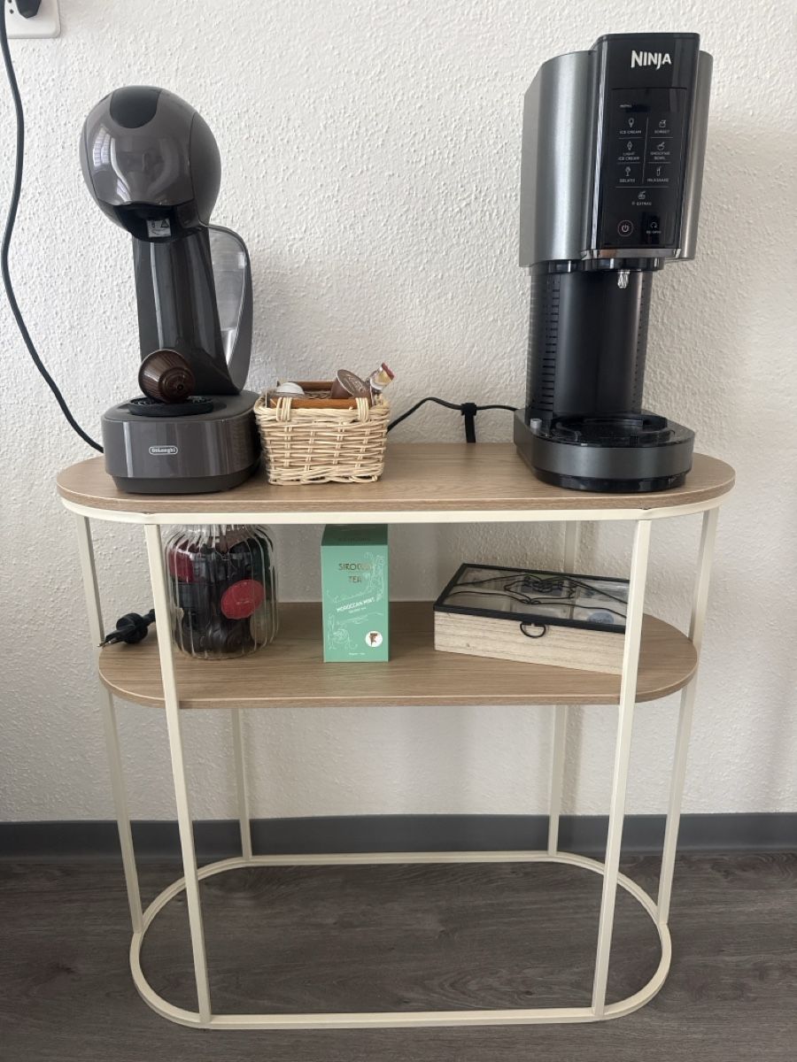 Cassettiere: Kommode in gutem Zustand – Nuovo (secondo la descrizione) da Winterthur venduto da sje_lks5