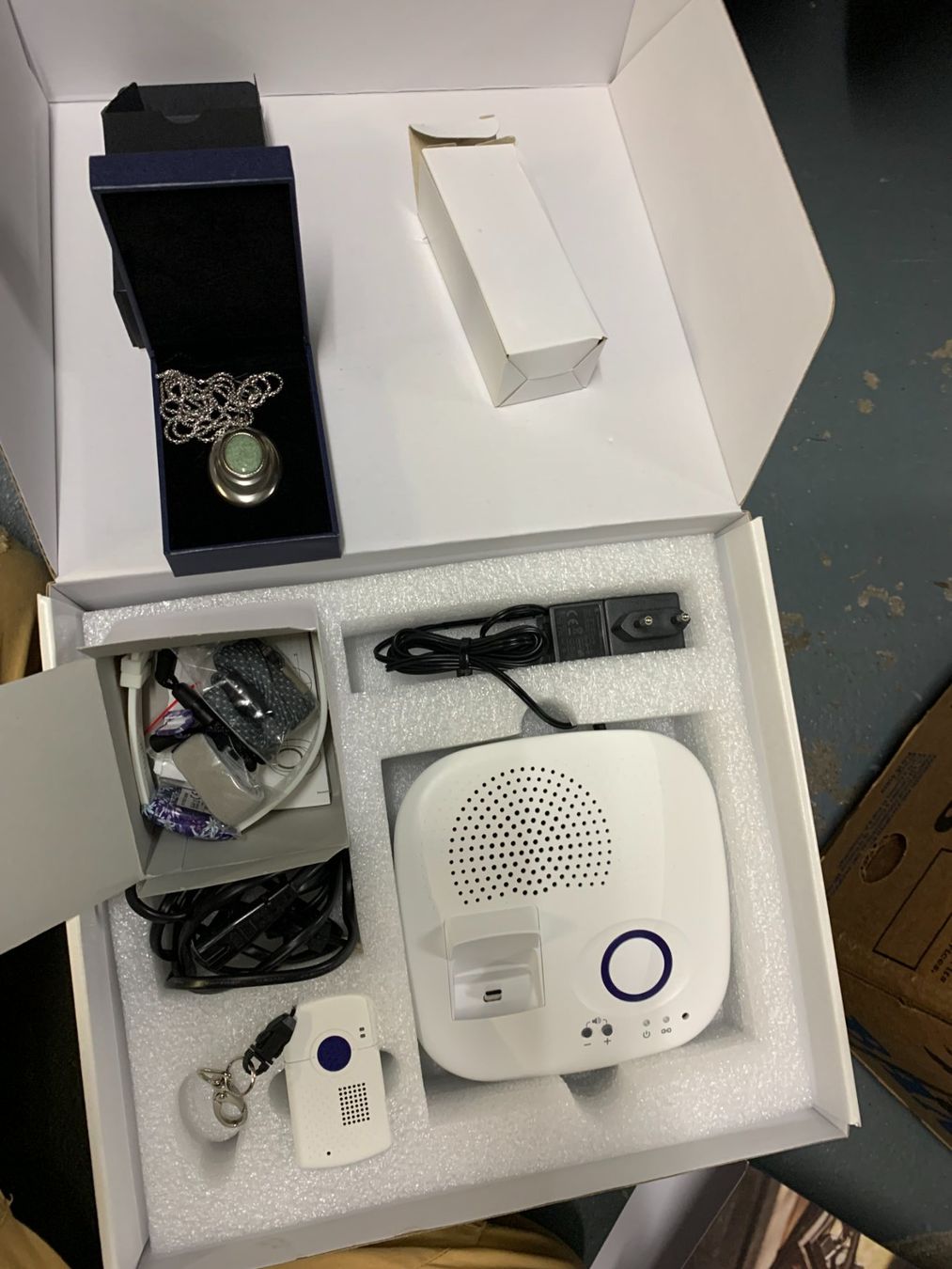 SmartLife Care Alarmanlagen: Der SmartLife Care - Notruf Set – Neu (gemäss Beschreibung) aus Zürich von ZHtobi 1