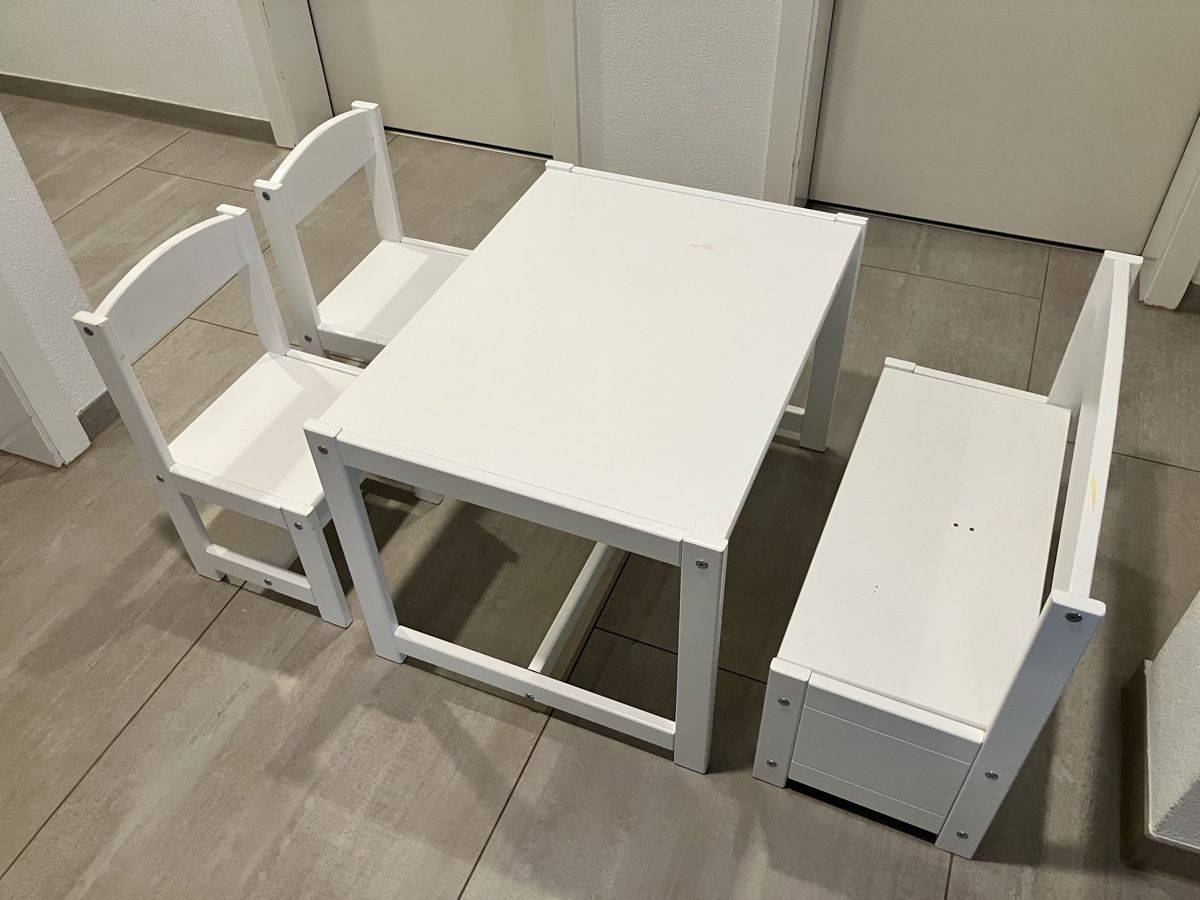Pfister Set de table et chaises: Kindersitzgruppe mit 2 Stühlen & Sitzbank – D'occasion à Möriken AG par nagross 1