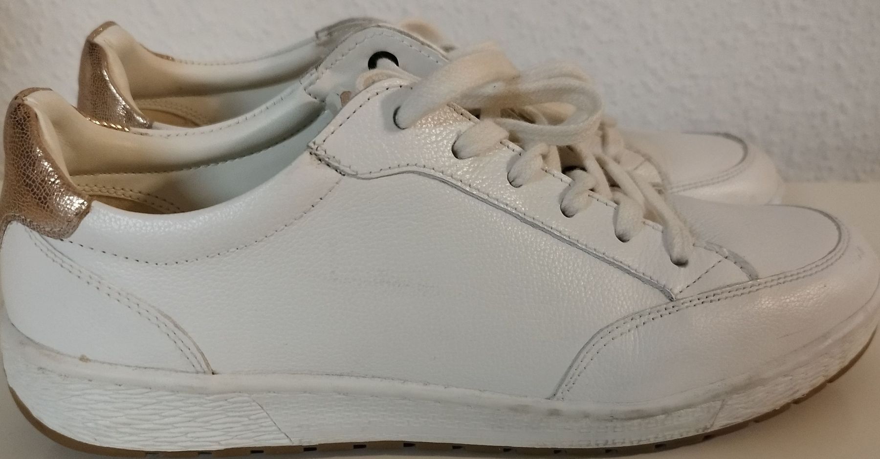 Scarpe da donna: Weisse Sneaker Gr. 40 – Usato da Geroldswil venduto da TopFindsSwiss
