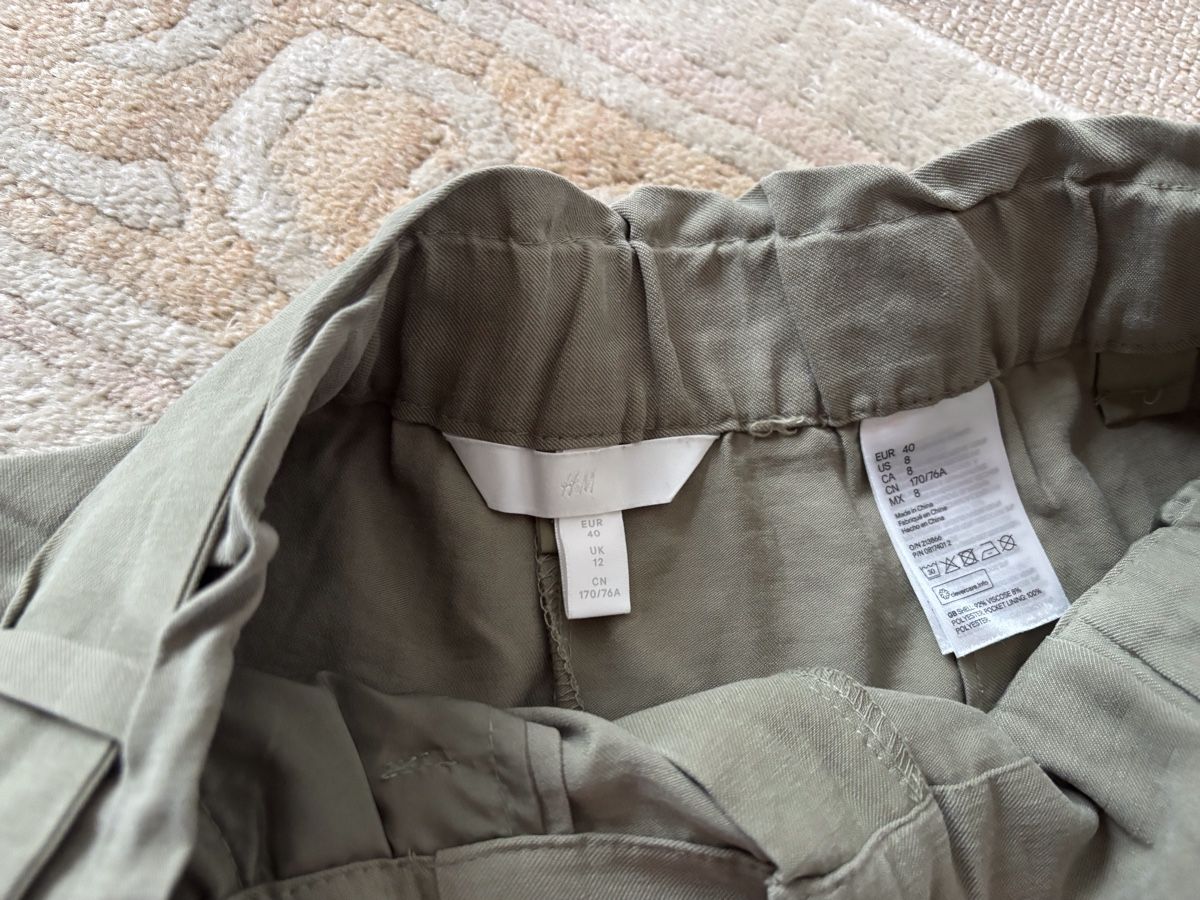 Pantaloni: kurze Stoffhosen – Usato da Eggersriet venduto da car_w5cl 2