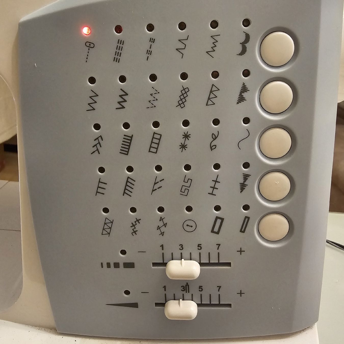 Singer Nähmaschinen: singer nähmaschine – Neu (gemäss Beschreibung) aus wolfhalden von 46464646 7