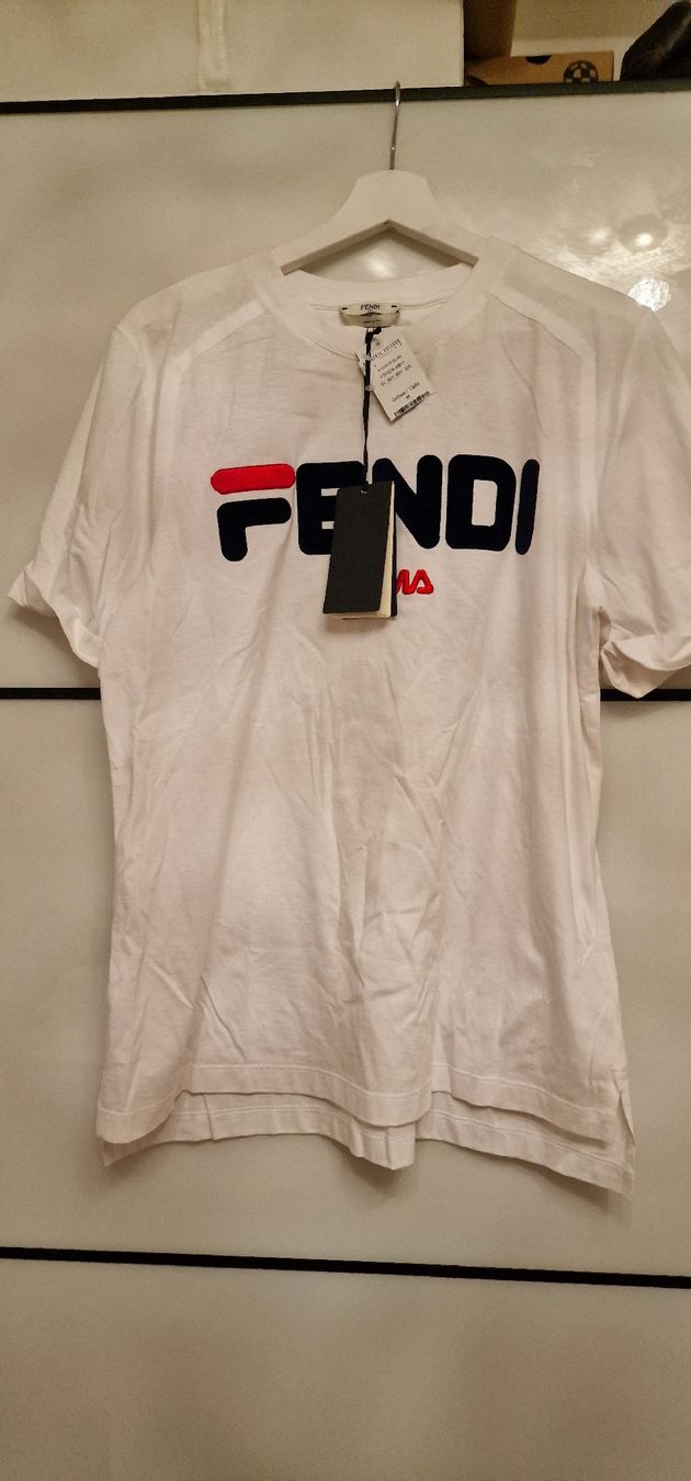 Fendi T-shirt: Fendi Tshirt Größe M – Nuovo e nell'imballaggio originale da Münchenstein venduto da mog_h5gf 1