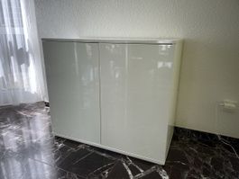 Weisses Sideboard mit 6 Unterteilungen