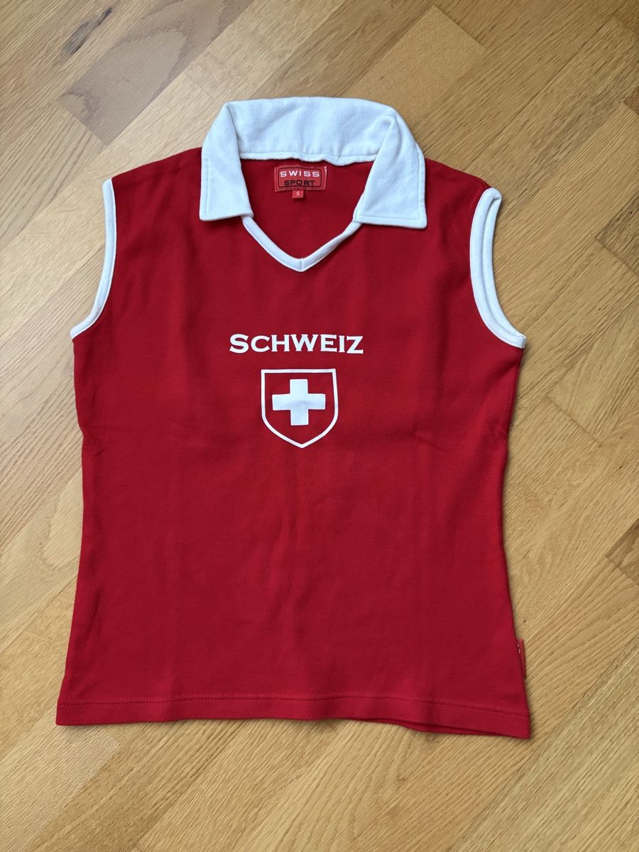 Swiss T-shirt: Schönes Schweizer T-Shirt – Usato da Grosswangen venduto da Tonius62