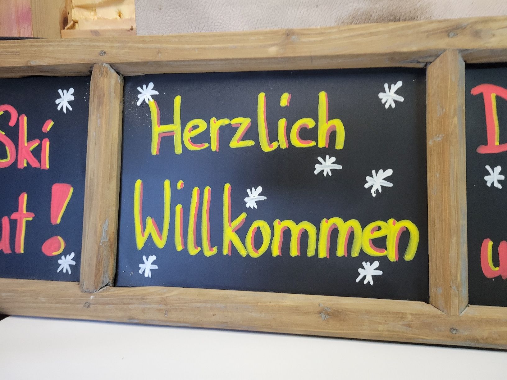 Fenster: Massiver Alter Fensterrahmen mit Werbung  – Gebraucht aus Flims Dorf von Snowhite74 2